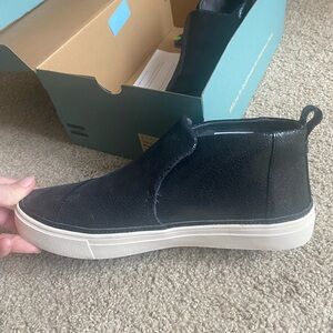 Toms Paxton black metallic crackle suede sneakers